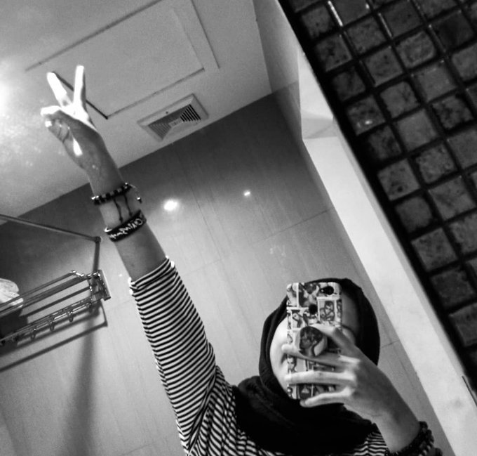 Foto Gaya Wanita Berjilbab Siap Dicrot