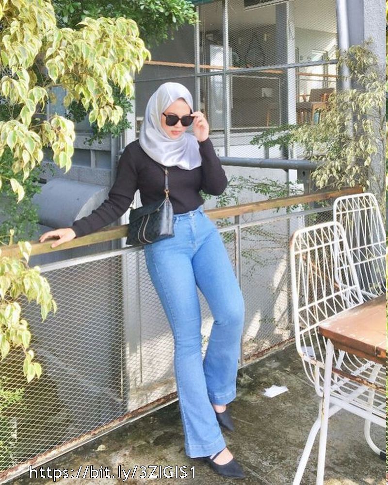 Soraya rasa kue donat gadis berjilbab seksi Soraya rasa kue donat gadis berjilbab seksi