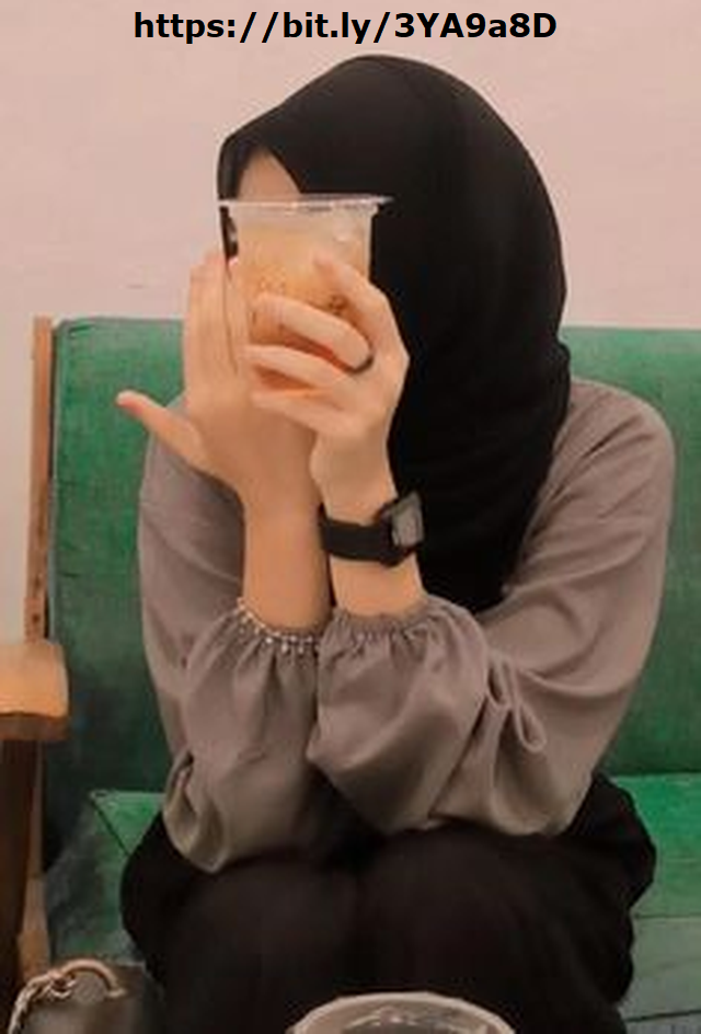Soraya cewek cantik berjilbab hitam