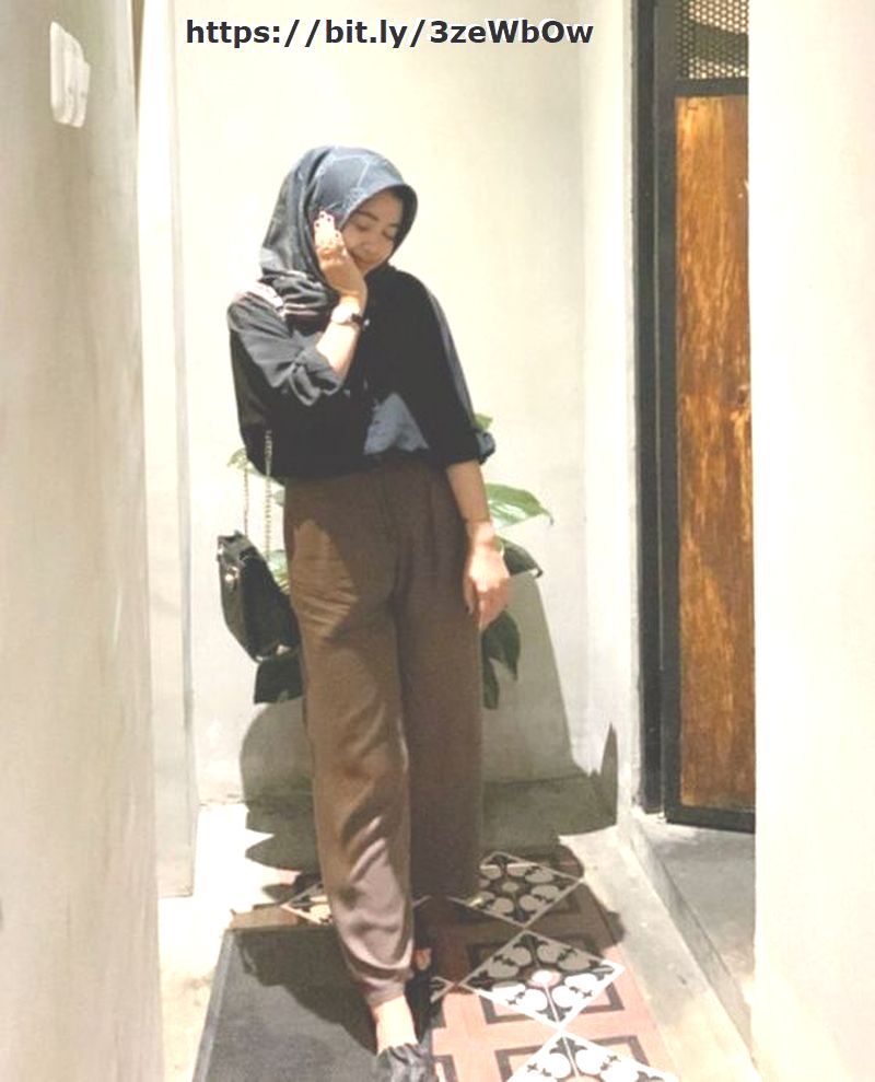 Soraya Ferani Dhita COD kue gembung dan kue apem cewek bertudung ke hotel
