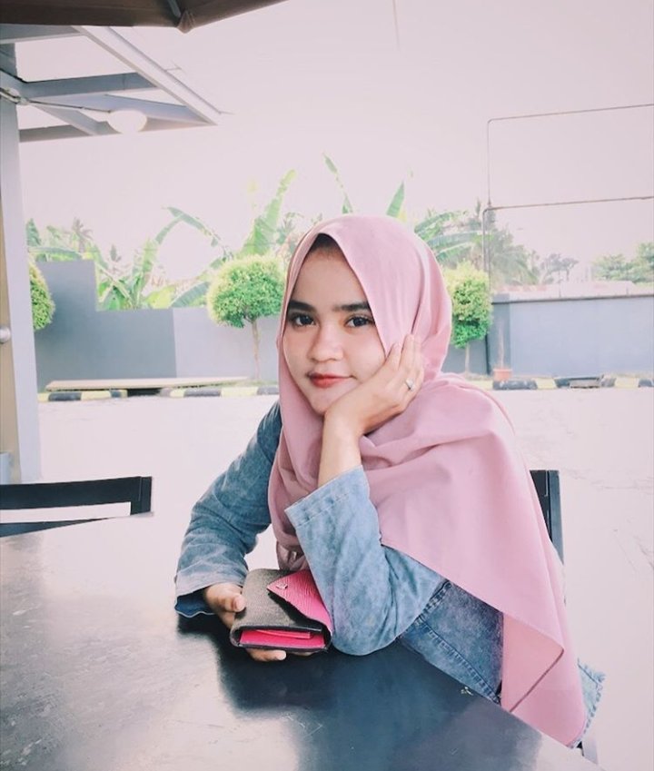 foto gaya duduk gadis hijaber bispak open bo foto gaya duduk gadis hijaber bispak open bo