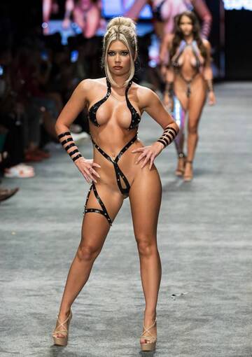 https://upforme.ru/uploads/001b/92/d8/1131/t537383.jpg