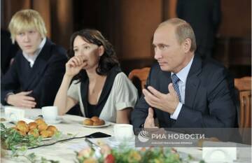https://upforme.ru/uploads/001b/92/d8/13/t542219.jpg