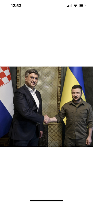 https://upforme.ru/uploads/001b/92/d8/160/t831104.png
