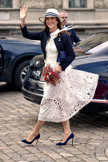 https://upforme.ru/uploads/001b/92/d8/1623/t163623.png