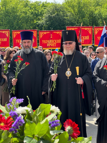 https://upforme.ru/uploads/001b/92/d8/1623/t189318.png