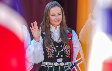 https://upforme.ru/uploads/001b/92/d8/1623/t223831.png