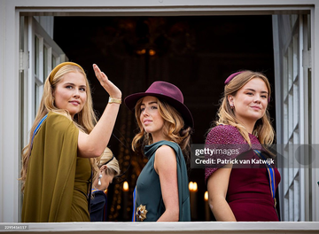 https://upforme.ru/uploads/001b/92/d8/1623/t239014.png