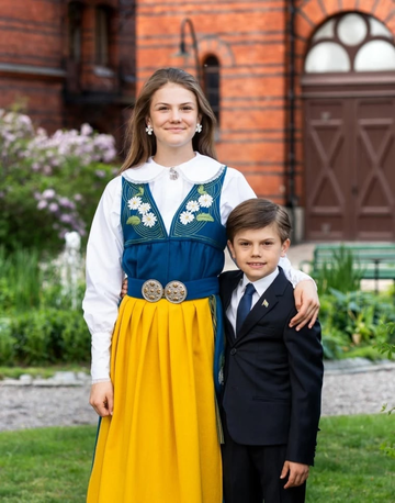 https://upforme.ru/uploads/001b/92/d8/1623/t352161.png