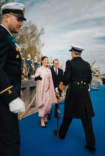 https://upforme.ru/uploads/001b/92/d8/1623/t353267.png