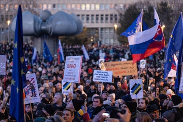 https://upforme.ru/uploads/001b/92/d8/1623/t380583.png