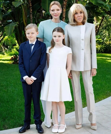 https://upforme.ru/uploads/001b/92/d8/1623/t388722.png