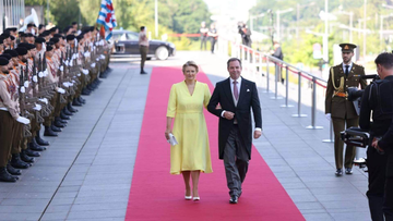 https://upforme.ru/uploads/001b/92/d8/1623/t456049.png