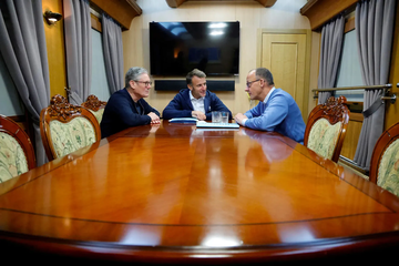 https://upforme.ru/uploads/001b/92/d8/1623/t469216.png