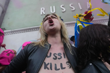 https://upforme.ru/uploads/001b/92/d8/1623/t521011.png