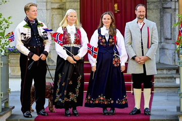 https://upforme.ru/uploads/001b/92/d8/1623/t524426.png