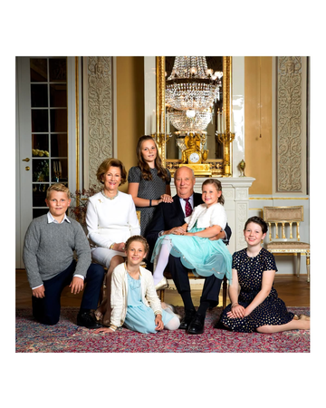 https://upforme.ru/uploads/001b/92/d8/1623/t620303.png