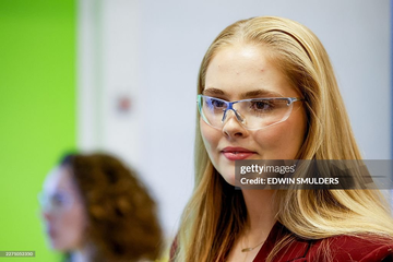 https://upforme.ru/uploads/001b/92/d8/1623/t655224.png
