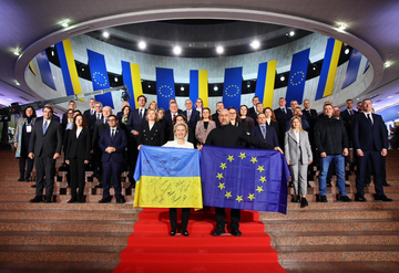 https://upforme.ru/uploads/001b/92/d8/1623/t724363.png