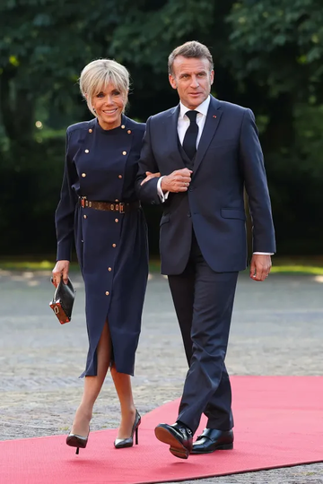 https://upforme.ru/uploads/001b/92/d8/1623/t747628.png