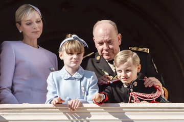 https://upforme.ru/uploads/001b/92/d8/1623/t779478.png