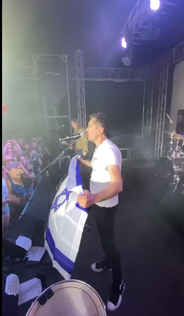 https://upforme.ru/uploads/001b/92/d8/1623/t810196.png