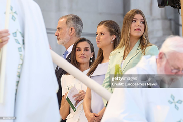 https://upforme.ru/uploads/001b/92/d8/1623/t843237.png