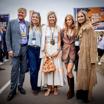 https://upforme.ru/uploads/001b/92/d8/1623/t844642.png