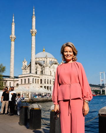 https://upforme.ru/uploads/001b/92/d8/1623/t851956.png