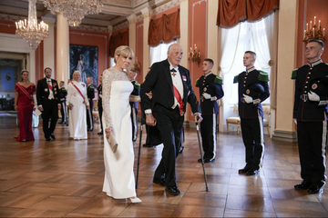 https://upforme.ru/uploads/001b/92/d8/1623/t863926.png