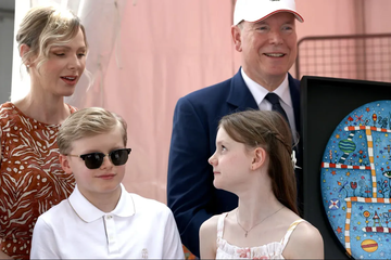 https://upforme.ru/uploads/001b/92/d8/1623/t880756.png