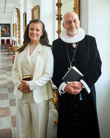 https://upforme.ru/uploads/001b/92/d8/1623/t895135.png