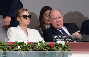 https://upforme.ru/uploads/001b/92/d8/1623/t917051.png