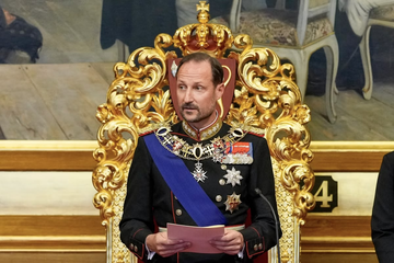 https://upforme.ru/uploads/001b/92/d8/1623/t937299.png