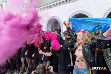 https://upforme.ru/uploads/001b/92/d8/1623/t956115.png