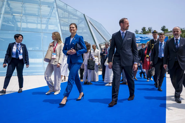 https://upforme.ru/uploads/001b/92/d8/1623/t991620.png