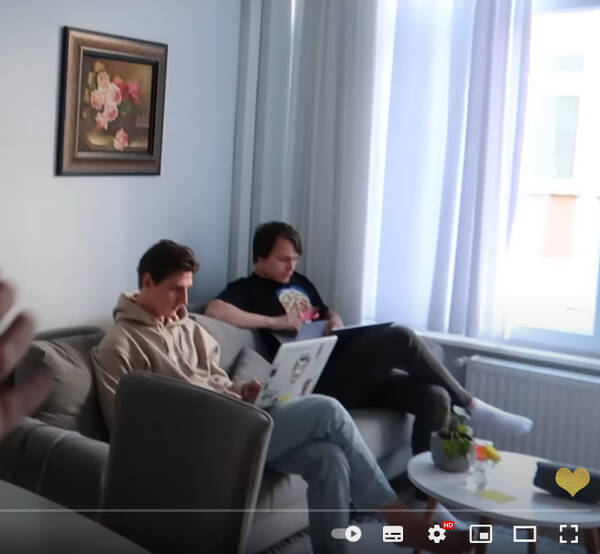 https://upforme.ru/uploads/001b/92/d8/643/t107304.jpg