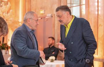https://upforme.ru/uploads/001b/92/d8/673/t751600.jpg
