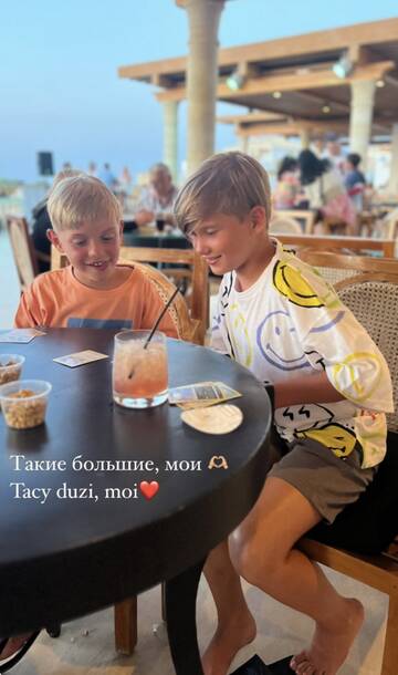 https://upforme.ru/uploads/001b/92/d8/737/t972662.jpg