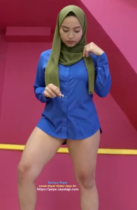 Photo Seksi Soraya Pepe Cewek Berjilbab Pose Gaya Cantik Tanpa Celana