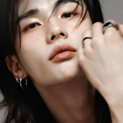 hwang hyunjin